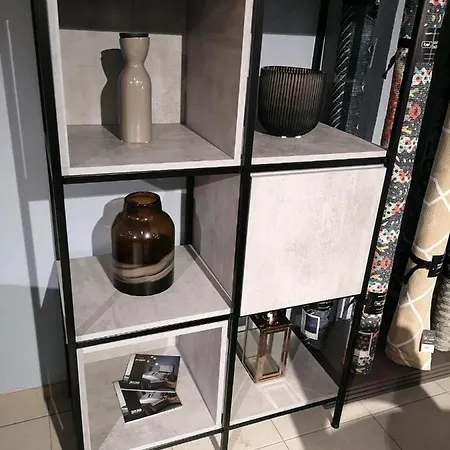 Anisha Bbb Haminde In דירה לייז'